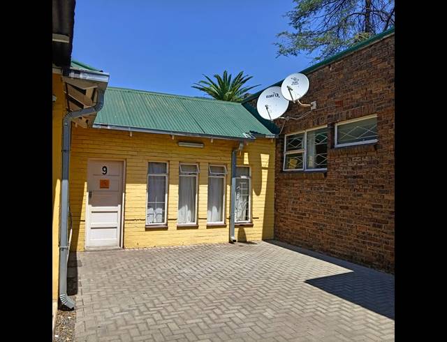 12 BEDROOM APARTMENT BLOCK FOR SALE IN VEREENIGING CENTRAL